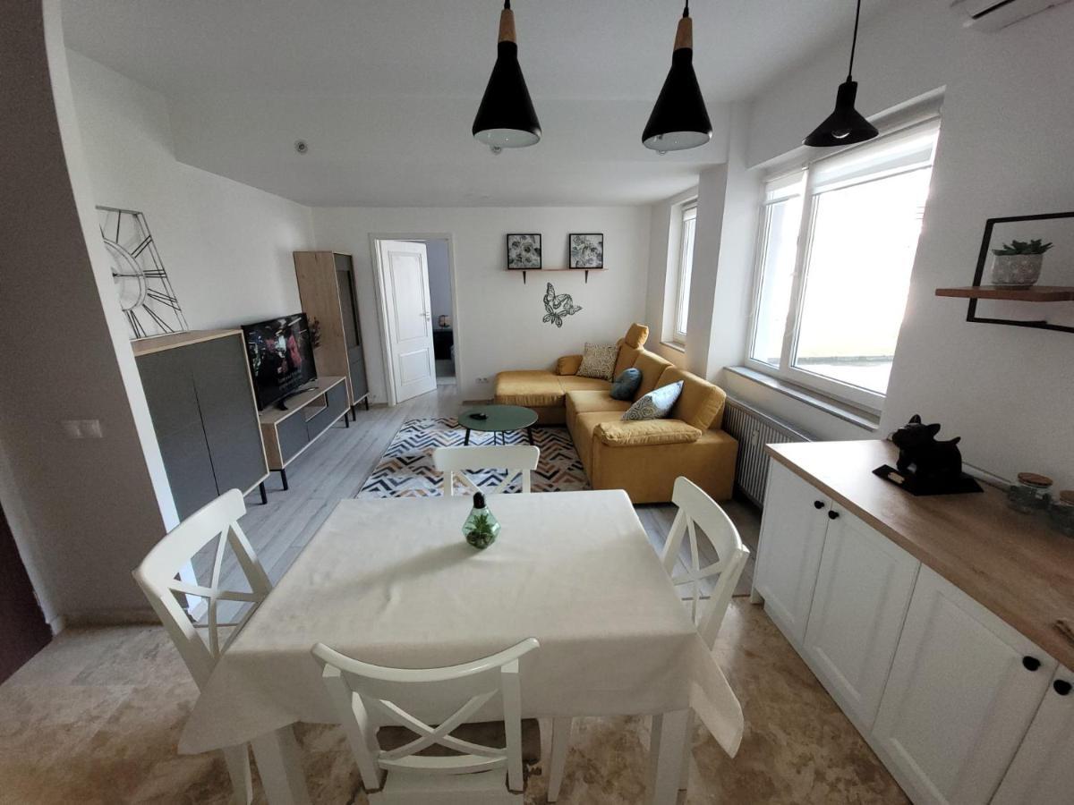 Lovely Apartment Near City Center Cluj-Napoca Exterior photo